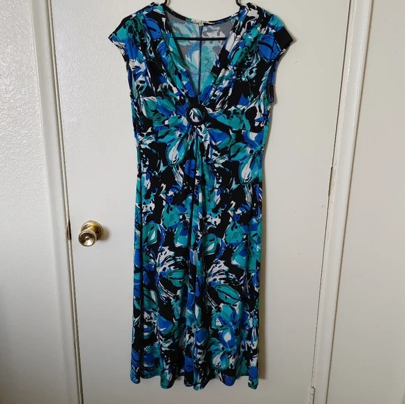evan picone dress green Evan Picone Dress – Deals on Designers main image 0